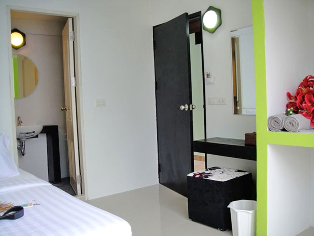 Harmony Bed & Bakery Bed & Breakfast Koh Lipe Exterior photo