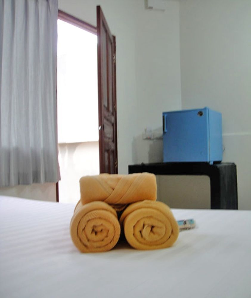 Harmony Bed & Bakery Bed & Breakfast Koh Lipe Exterior photo